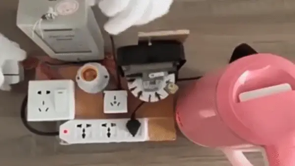 Animation demonstrating how StopWatt technology works to stabilize power.